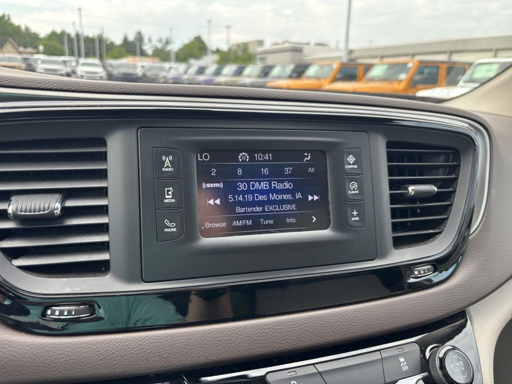 2017 Chrysler Pacifica Touring L