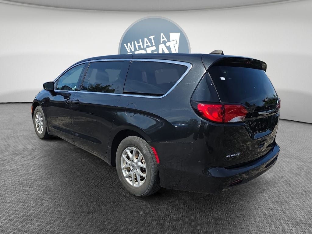 2023 Chrysler Voyager LX