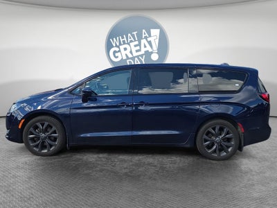 2020 Chrysler Pacifica Touring