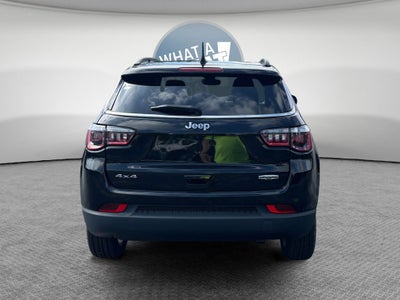 2022 Jeep Compass Latitude Lux