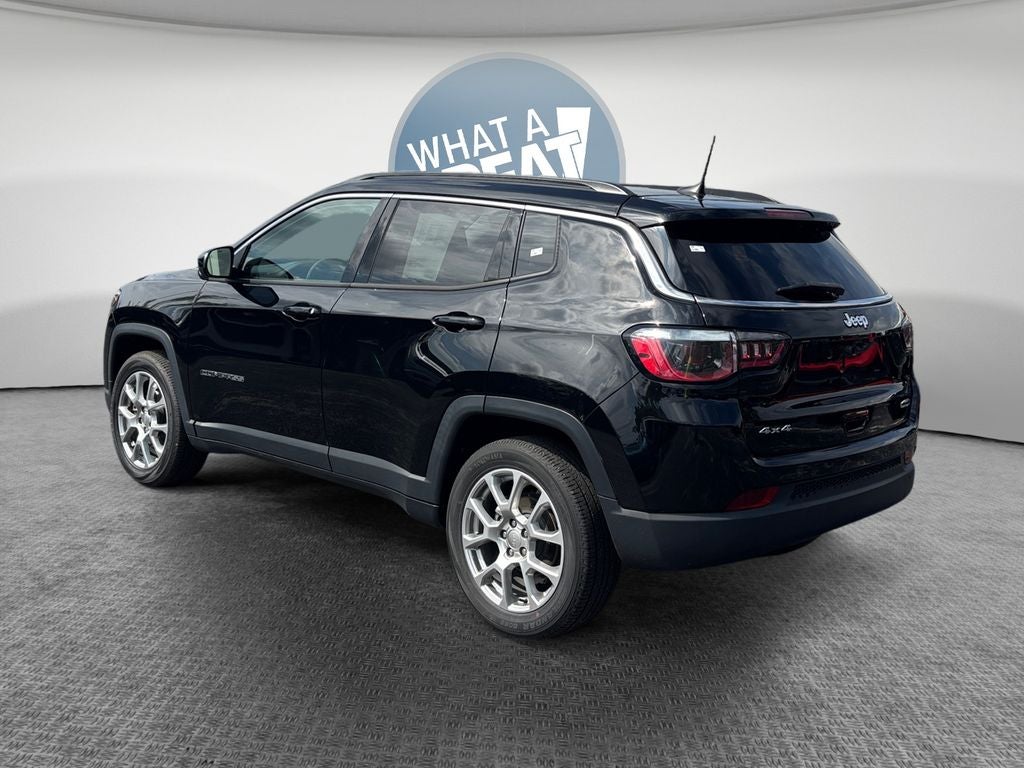 2022 Jeep Compass Latitude Lux