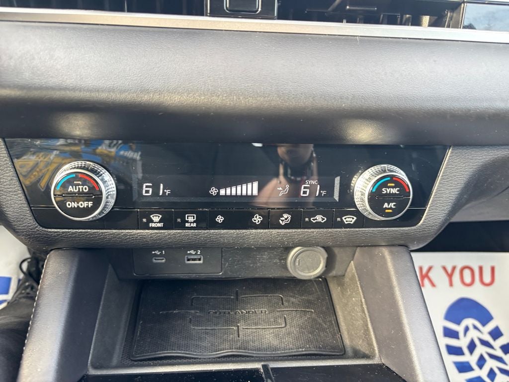 2022 Mitsubishi Outlander ES