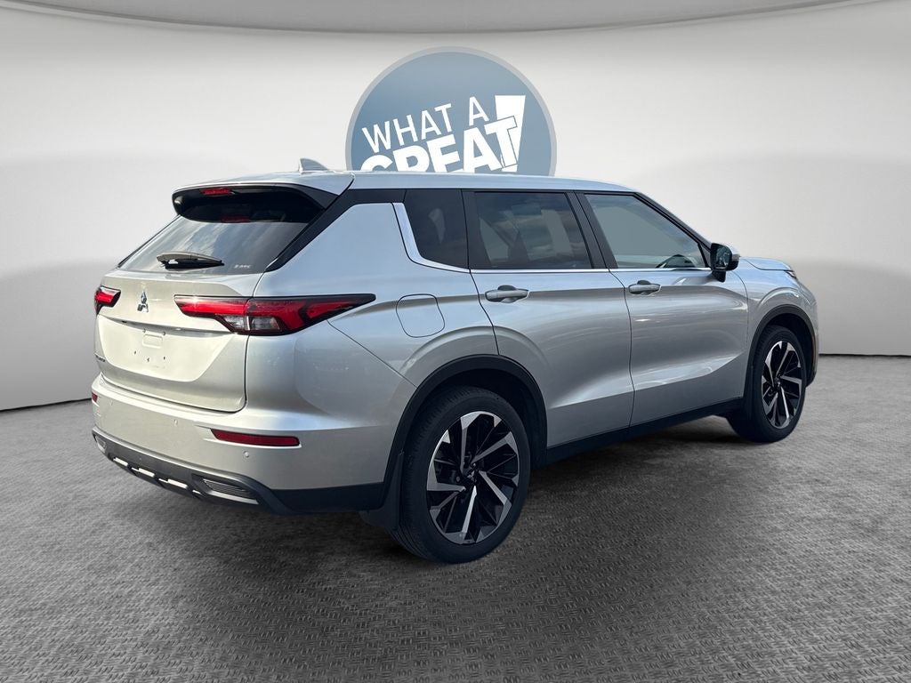 2022 Mitsubishi Outlander ES