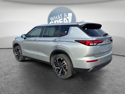 2022 Mitsubishi Outlander ES
