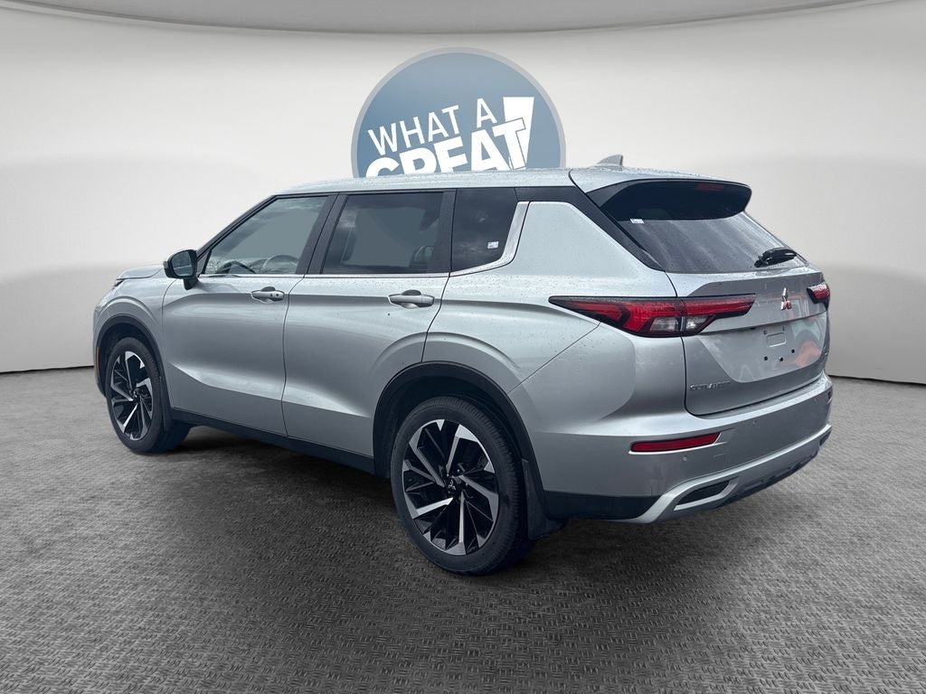 2022 Mitsubishi Outlander SE