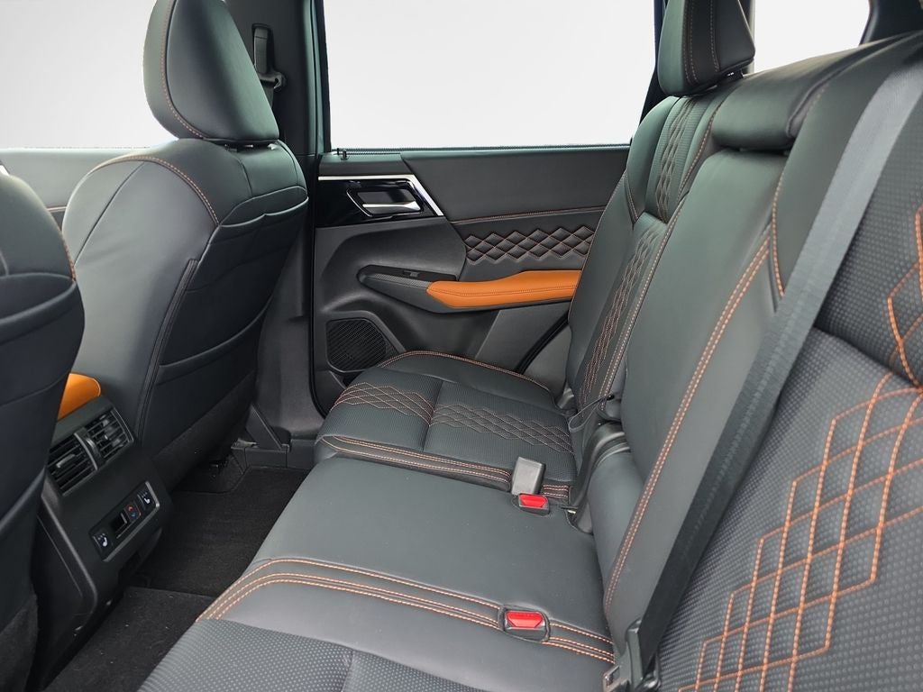 2022 Mitsubishi Outlander SEL Touring