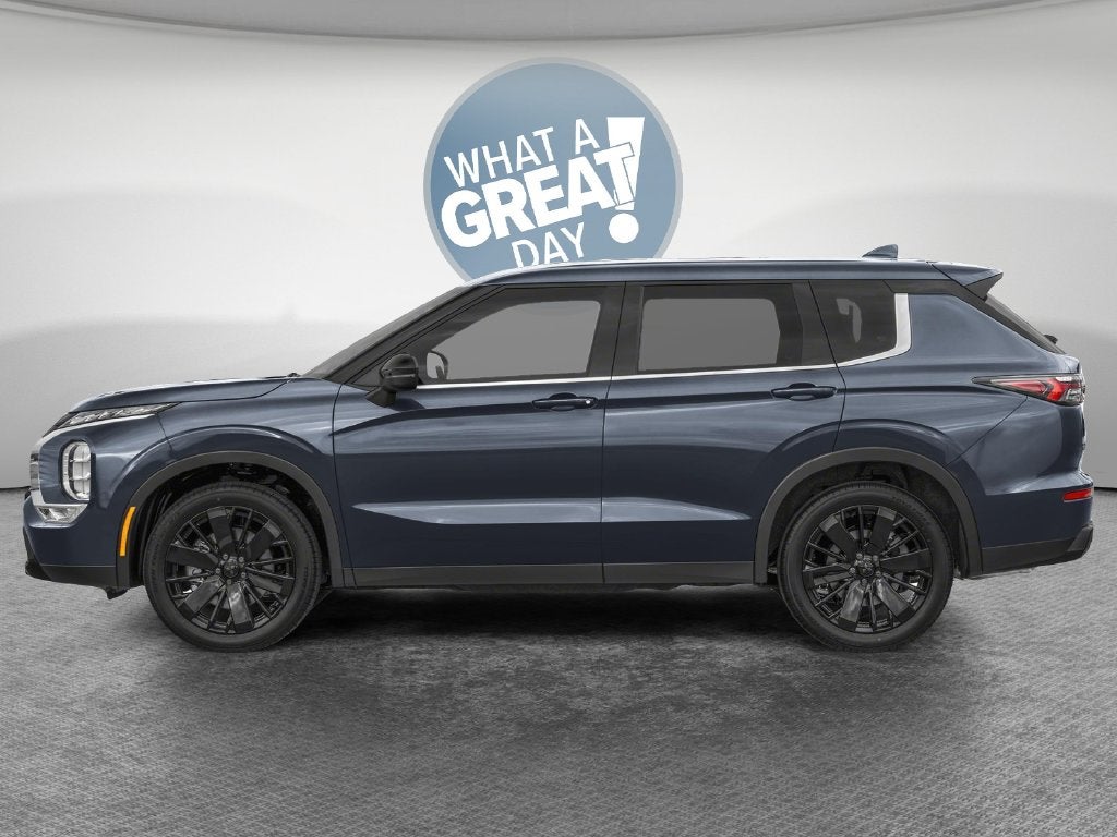 2027 Mitsubishi Outlander LE