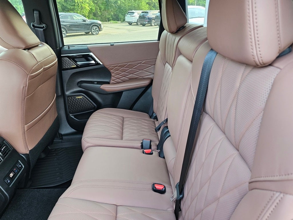 2025 Mitsubishi Outlander SEL