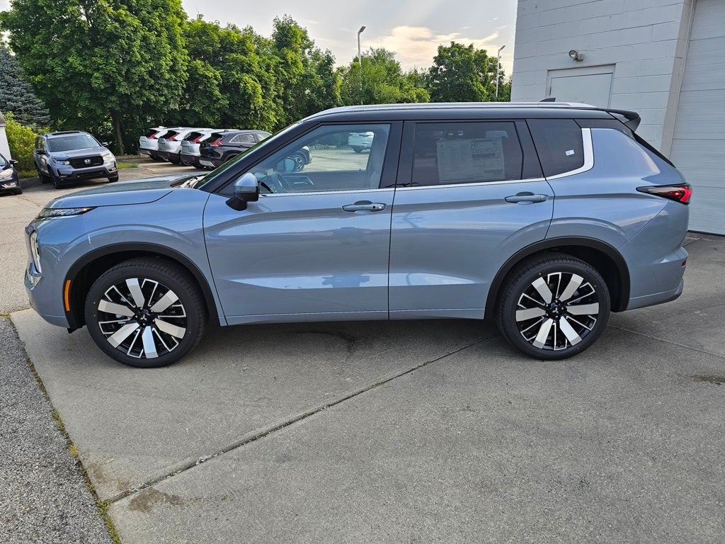 2025 Mitsubishi Outlander SEL