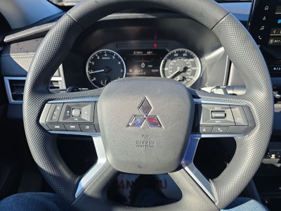 2026 Mitsubishi Outlander ES
