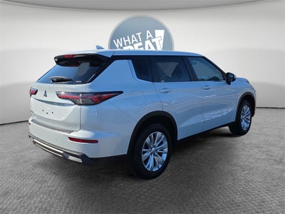 2026 Mitsubishi Outlander ES