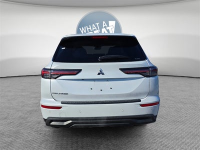 2026 Mitsubishi Outlander ES