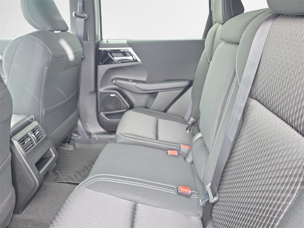 2026 Mitsubishi Outlander ES