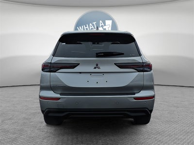 2026 Mitsubishi Outlander ES