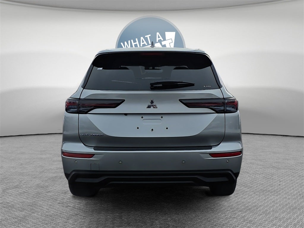 2026 Mitsubishi Outlander ES