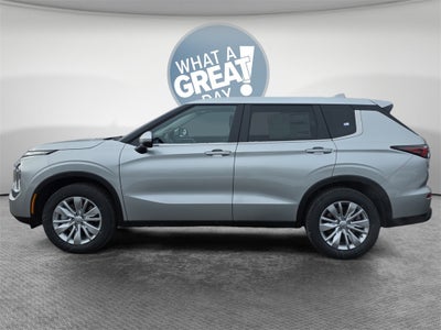 2026 Mitsubishi Outlander ES