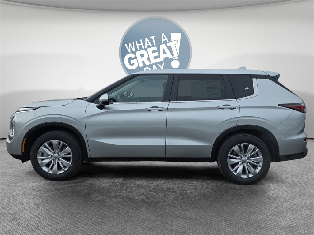 2026 Mitsubishi Outlander ES