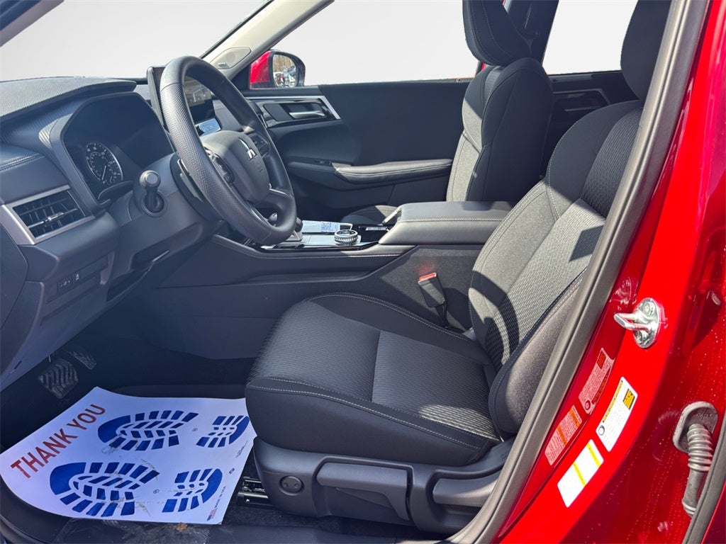 2026 Mitsubishi Outlander ES