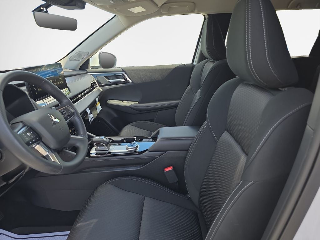2026 Mitsubishi Outlander ES