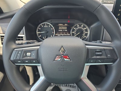 2026 Mitsubishi Outlander ES