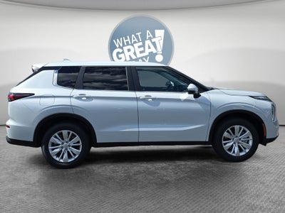 2026 Mitsubishi Outlander ES