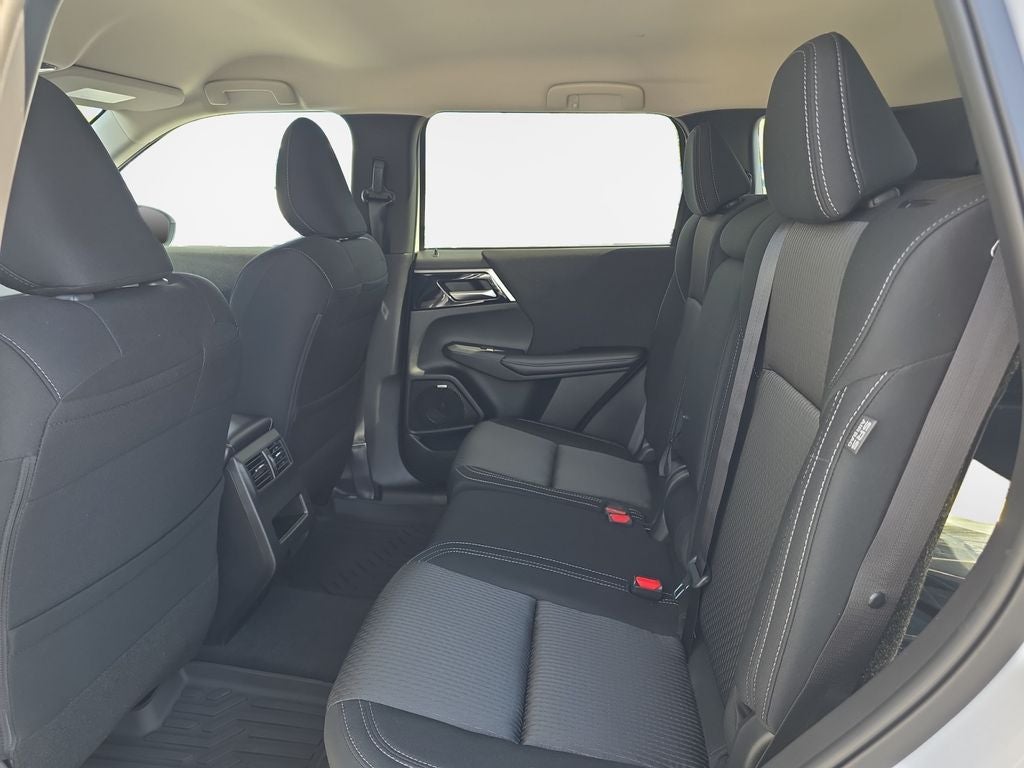 2026 Mitsubishi Outlander ES