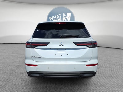 2026 Mitsubishi Outlander ES