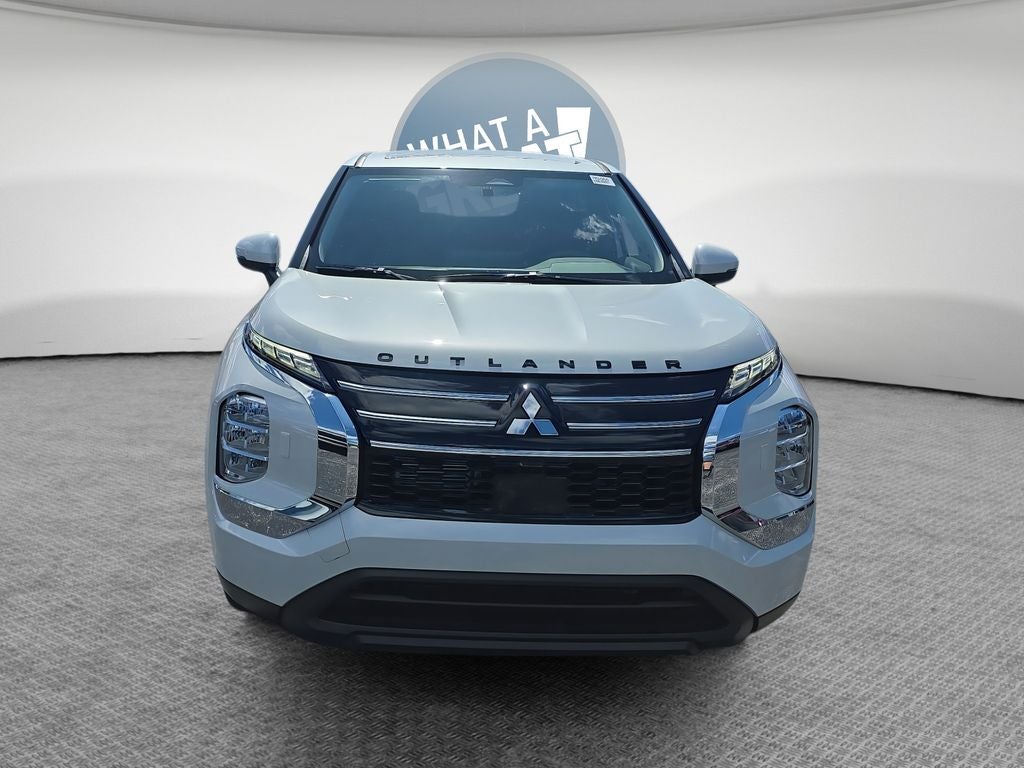 2026 Mitsubishi Outlander ES