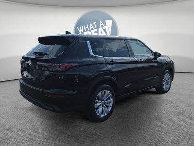 2026 Mitsubishi Outlander ES