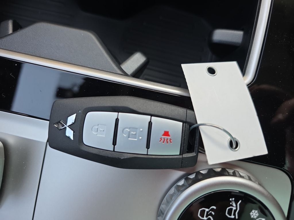 2026 Mitsubishi Outlander ES