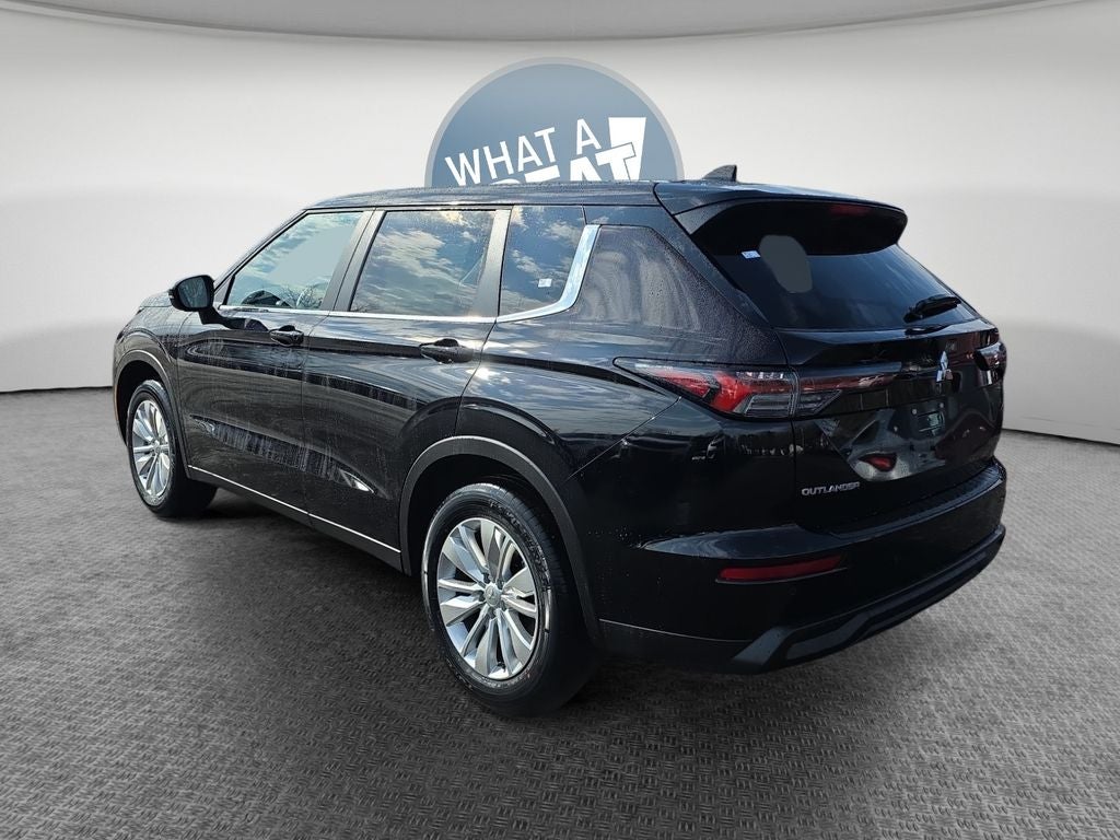 2026 Mitsubishi Outlander ES