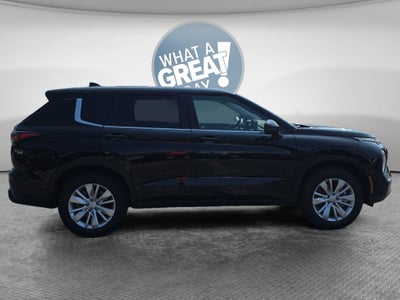 2026 Mitsubishi Outlander ES