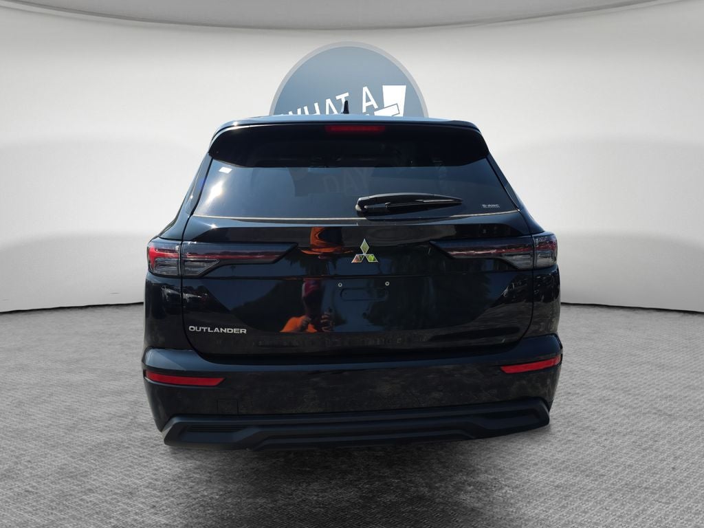 2026 Mitsubishi Outlander ES