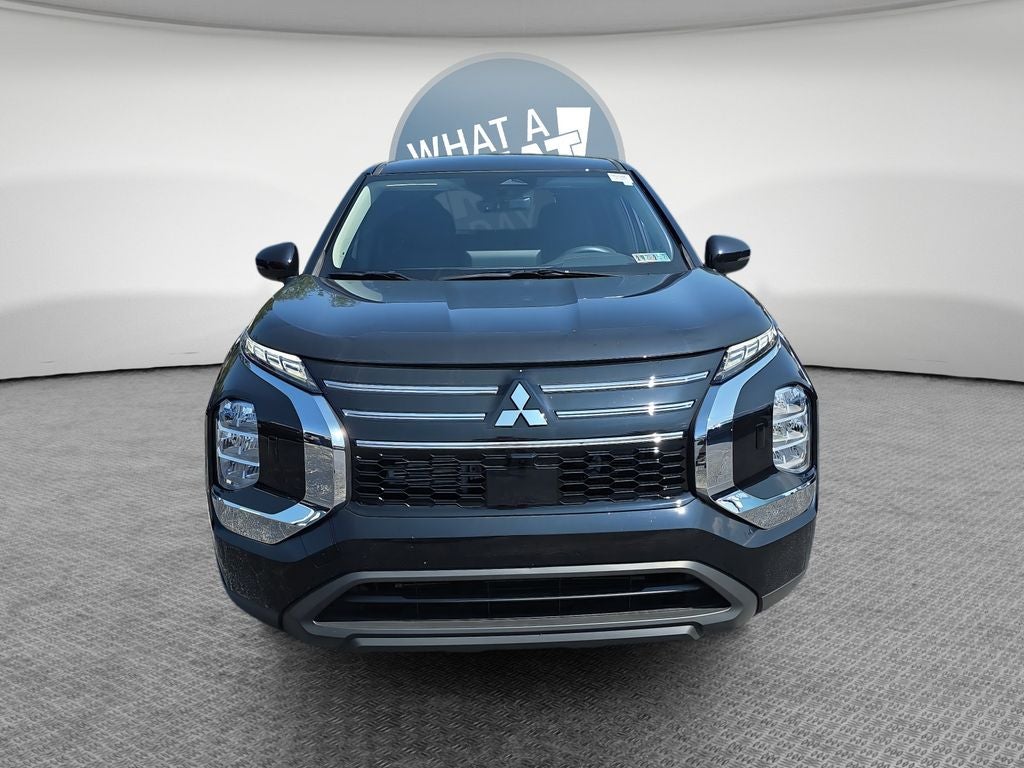 2026 Mitsubishi Outlander ES