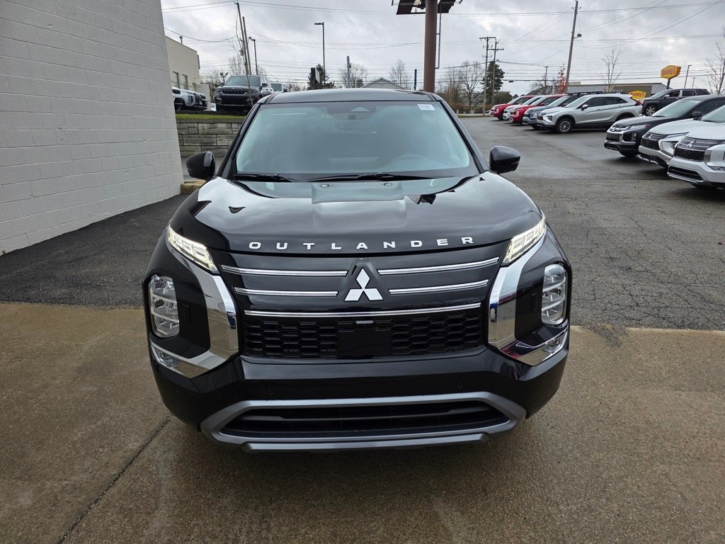 2025 Mitsubishi Outlander SE