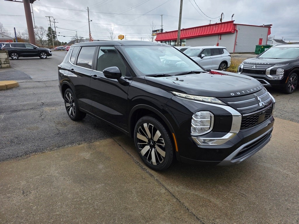 2025 Mitsubishi Outlander SE