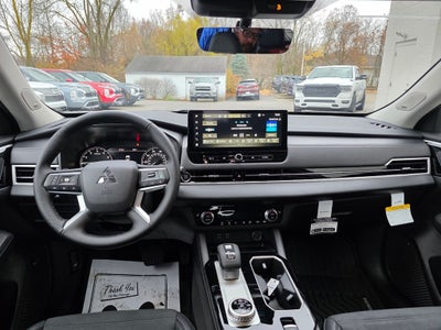 2025 Mitsubishi Outlander SE