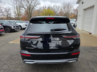 2025 Mitsubishi Outlander SE