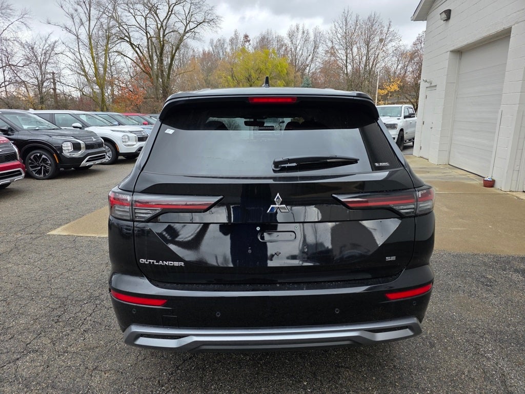2025 Mitsubishi Outlander SE