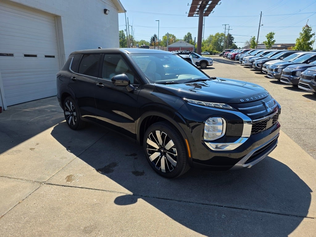 2025 Mitsubishi Outlander SE