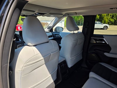 2025 Mitsubishi Outlander SE