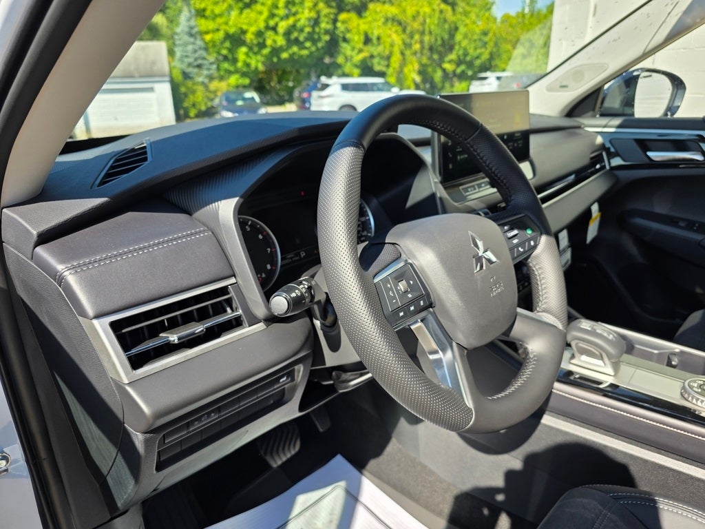 2025 Mitsubishi Outlander Trail Edition