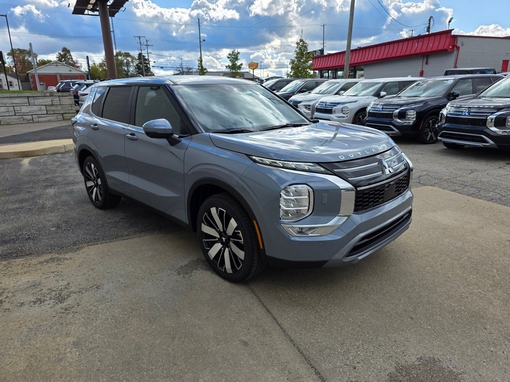 2025 Mitsubishi Outlander SE