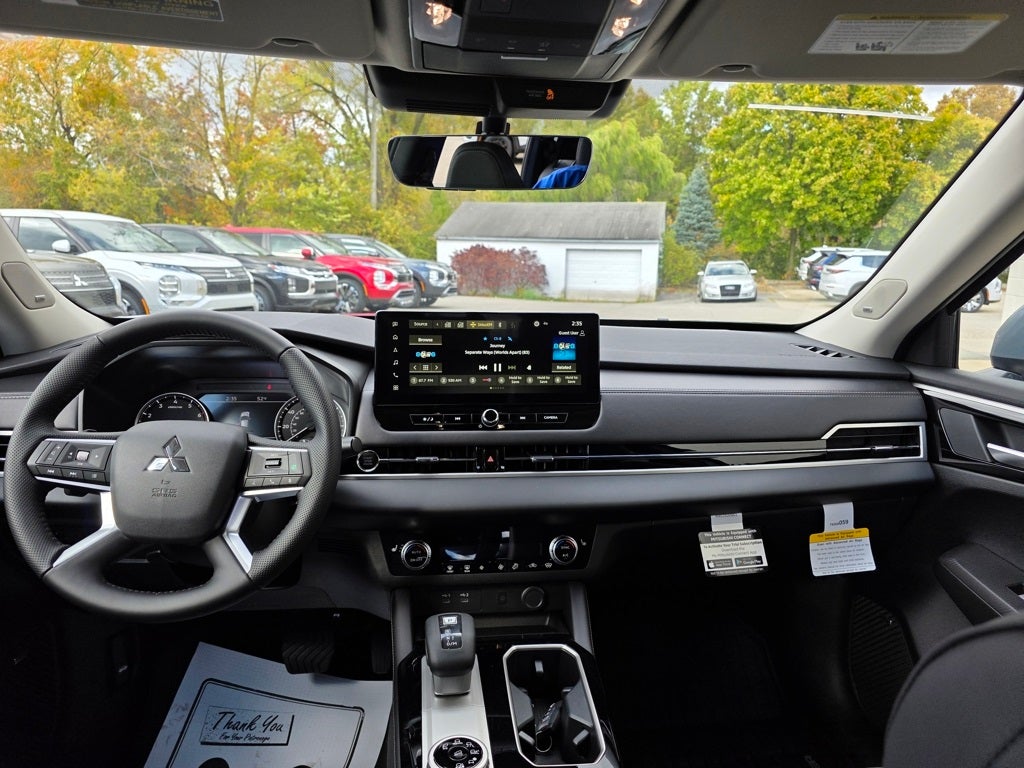 2025 Mitsubishi Outlander SE