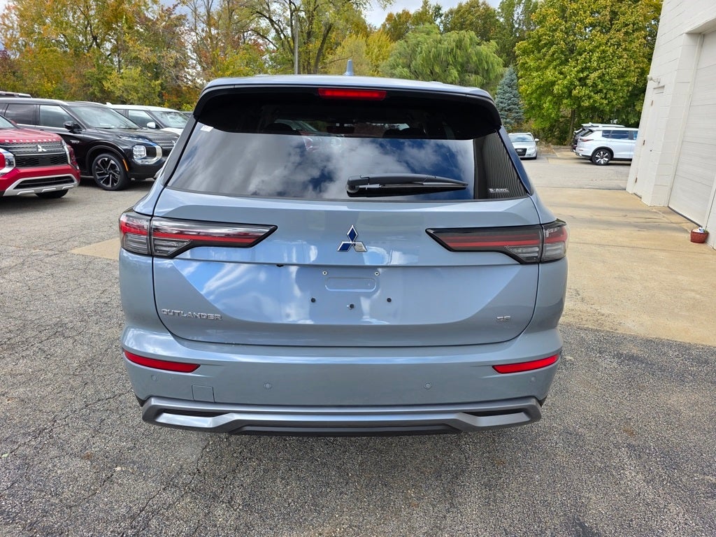 2025 Mitsubishi Outlander SE