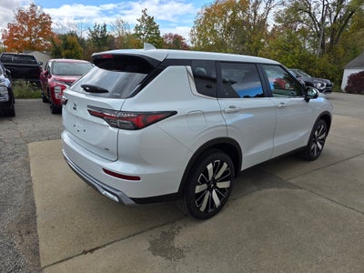 2025 Mitsubishi Outlander SE