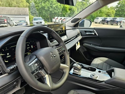 2025 Mitsubishi Outlander SE