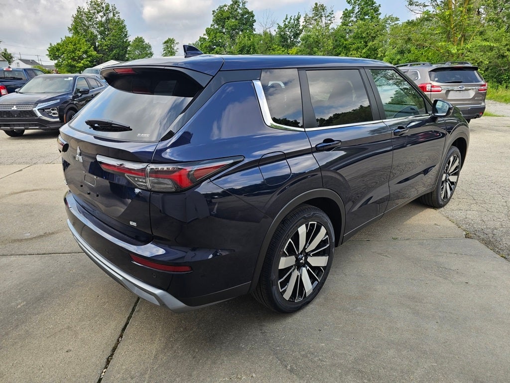 2025 Mitsubishi Outlander SE