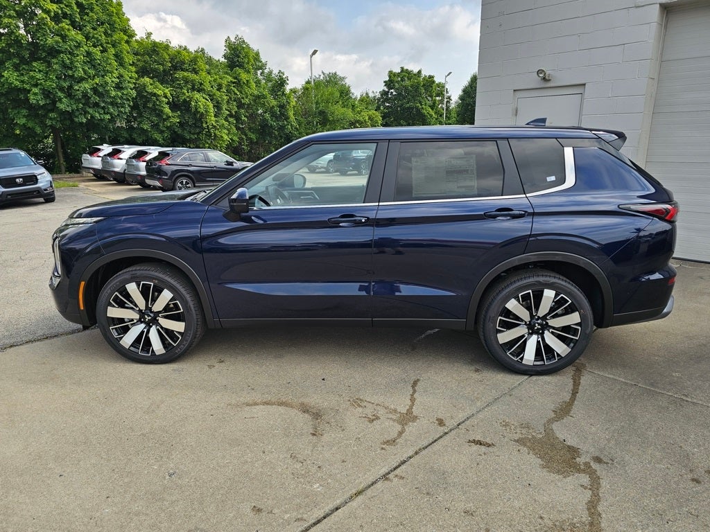 2025 Mitsubishi Outlander SE