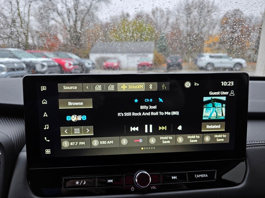 2025 Mitsubishi Outlander SE